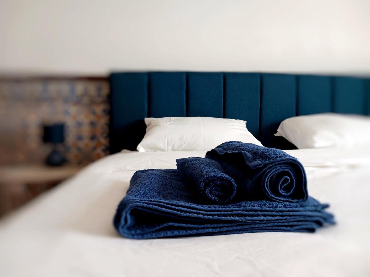 Rooms 10 Mins Walk From Train Station! Agualva-Cacem Exterior foto