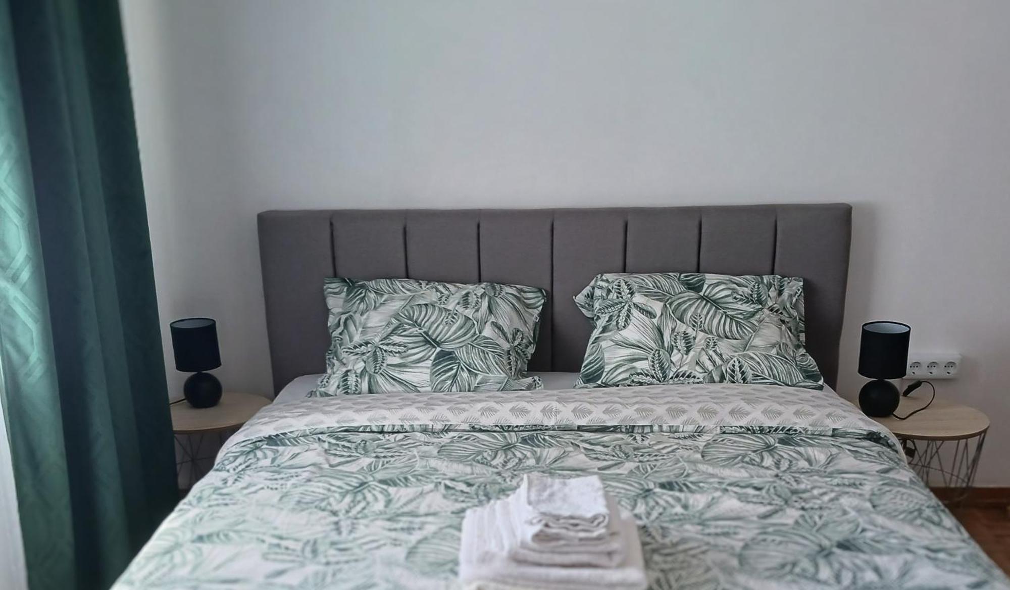 Rooms 10 Mins Walk From Train Station! Agualva-Cacem Exterior foto